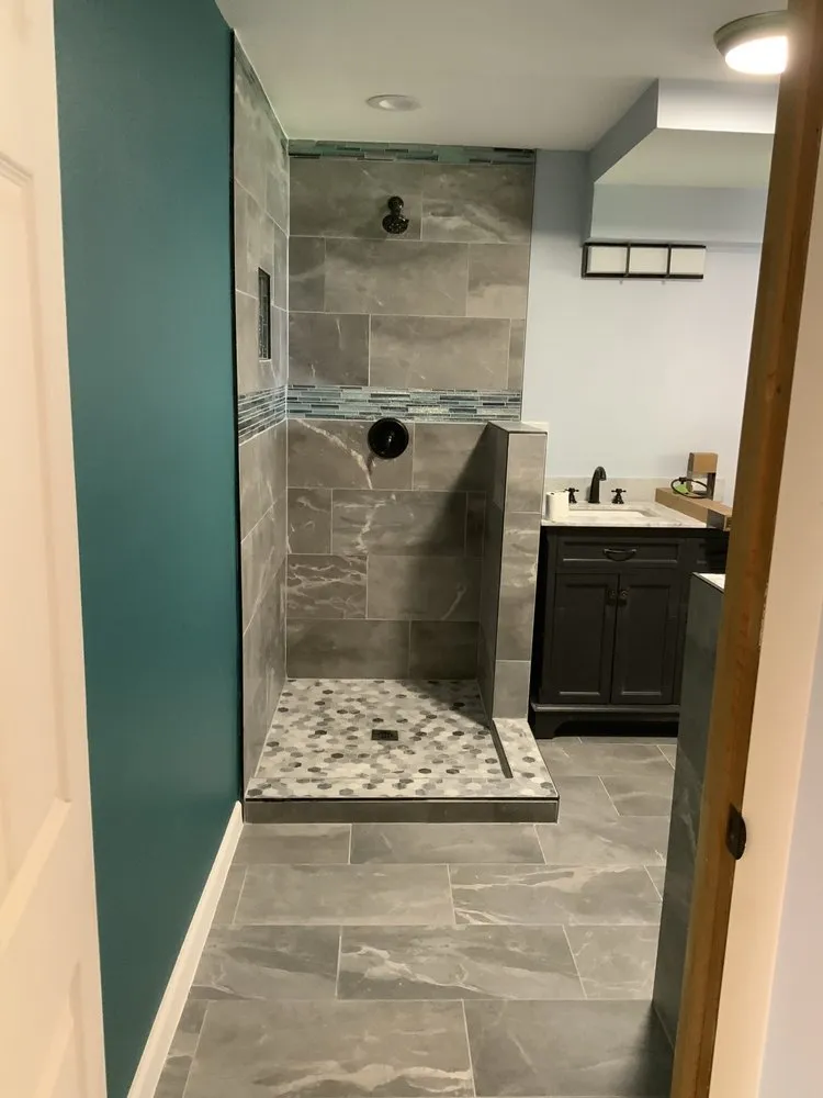 Slide of R&R Young Construction