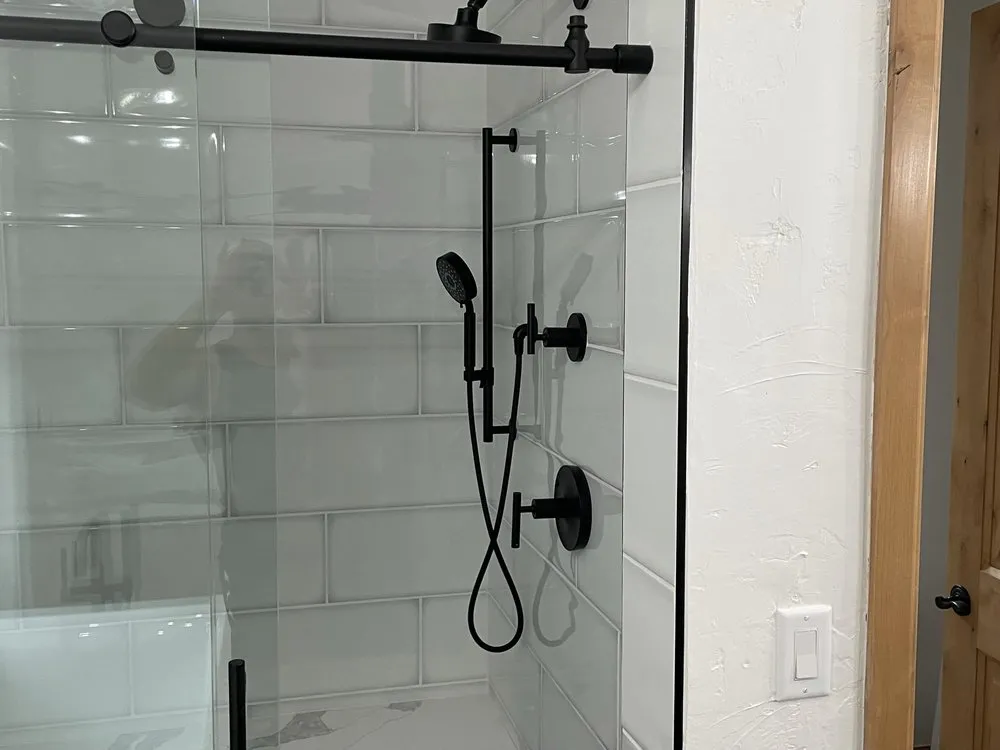 Slide of R&R Young Construction