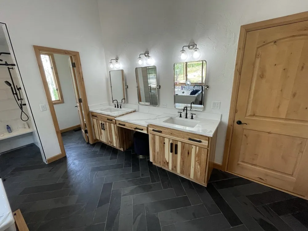 Slide of R&R Young Construction