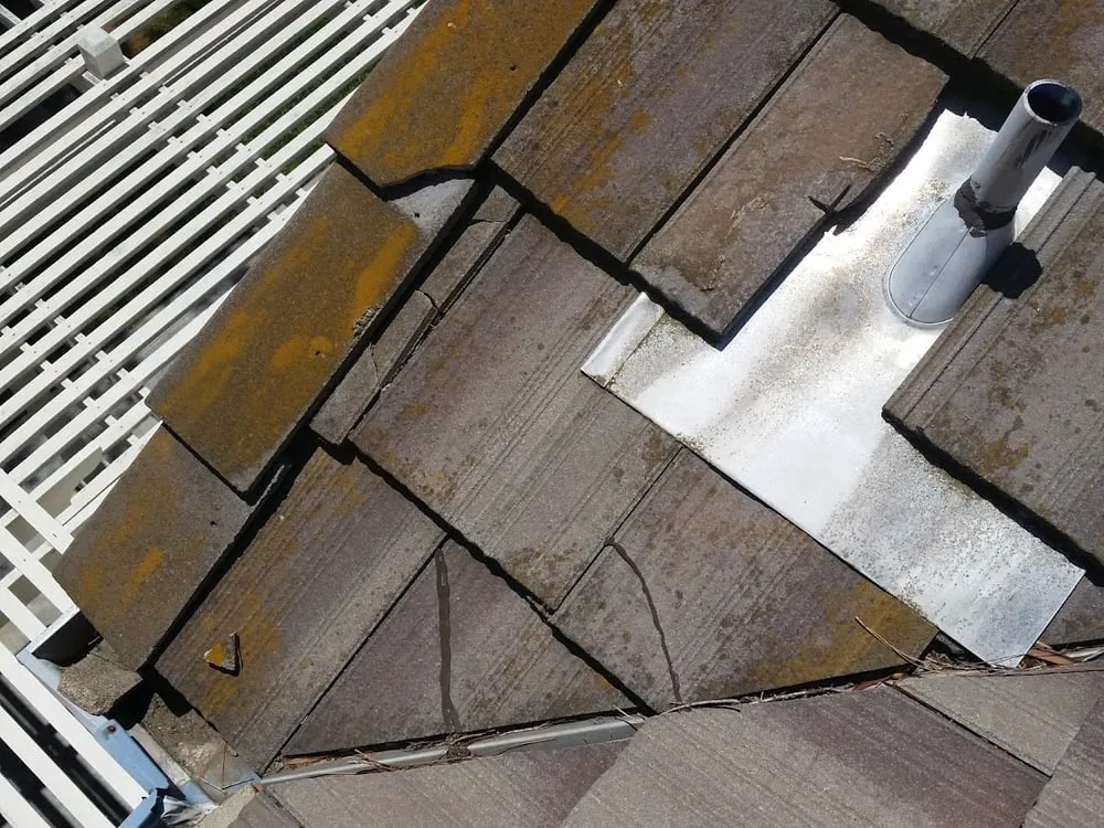 Slide of RT Roofing Specialist