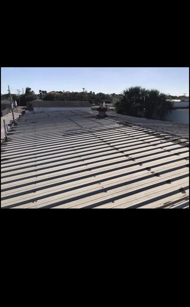 Slide of Rubberized Aluminum Roofcoating