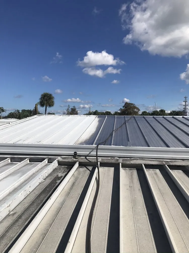 Slide of Rubberized Aluminum Roofcoating