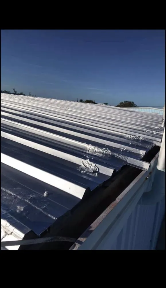 Slide of Rubberized Aluminum Roofcoating