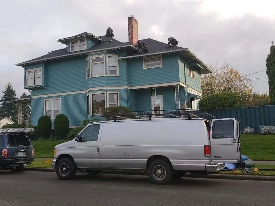 Slide of Ruben's Roofing