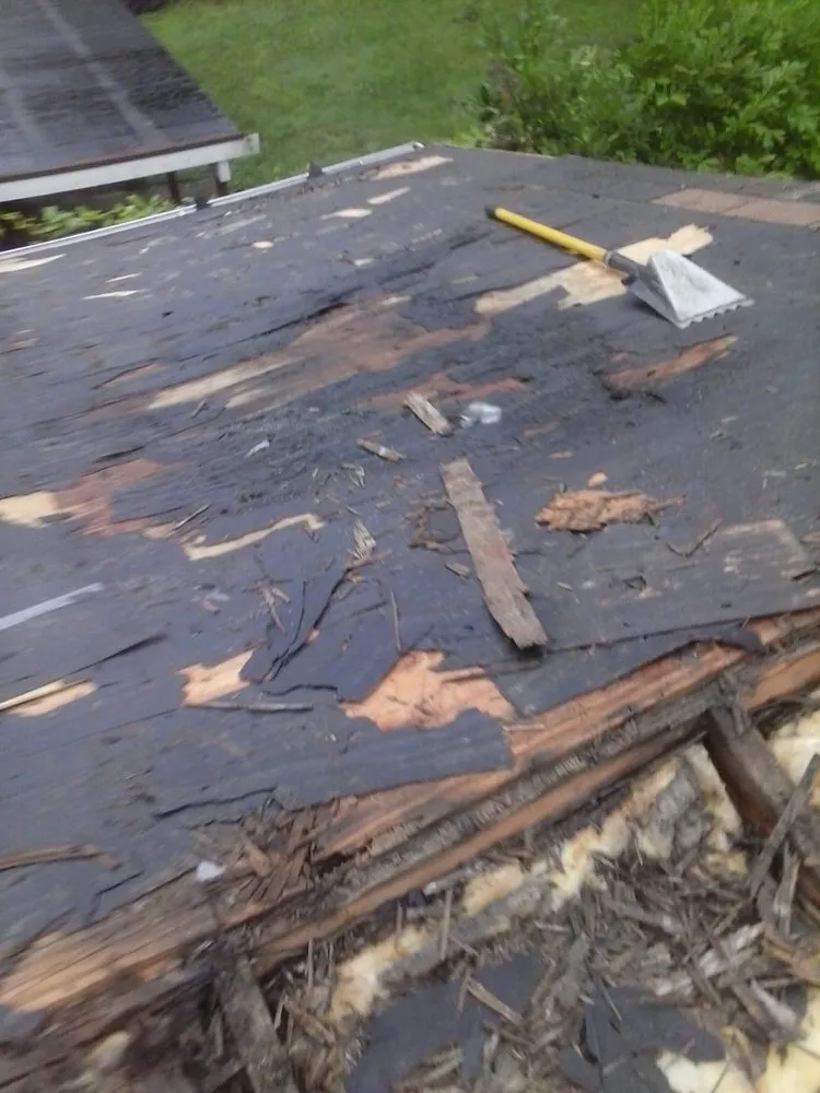 Slide of Ruben's Roofing