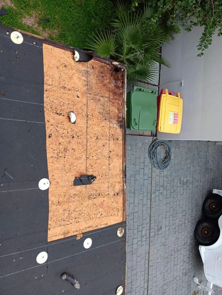 Slide of Rubio R Roofing