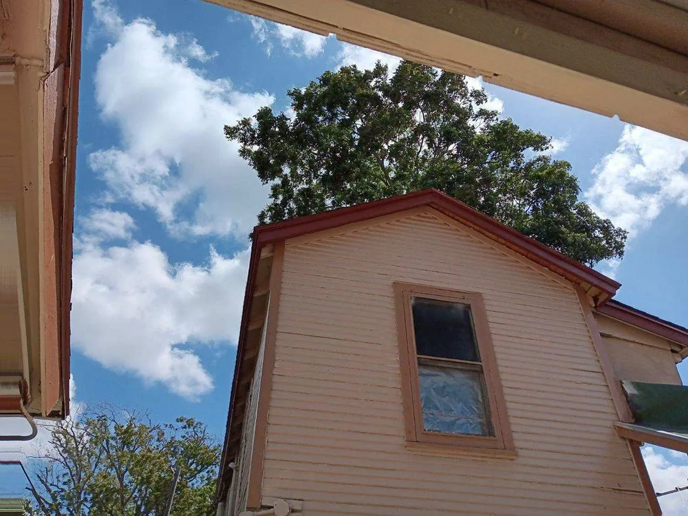 Slide of Rubio R Roofing