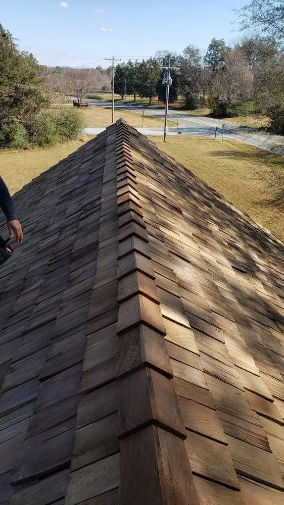 Slide of Rubio’s Roofing