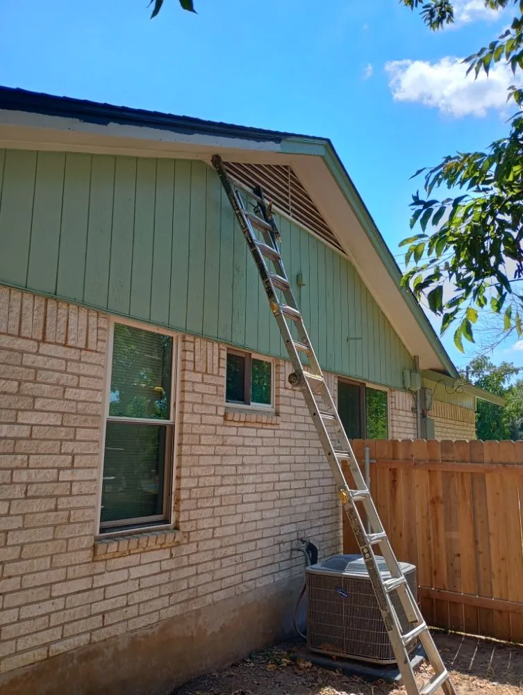 Slide of Rubén Landscaping & Construction