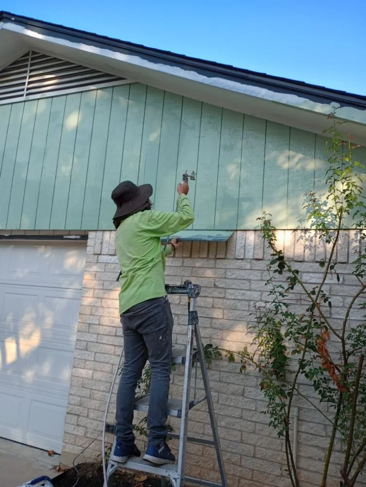 Slide of Rubén Landscaping & Construction