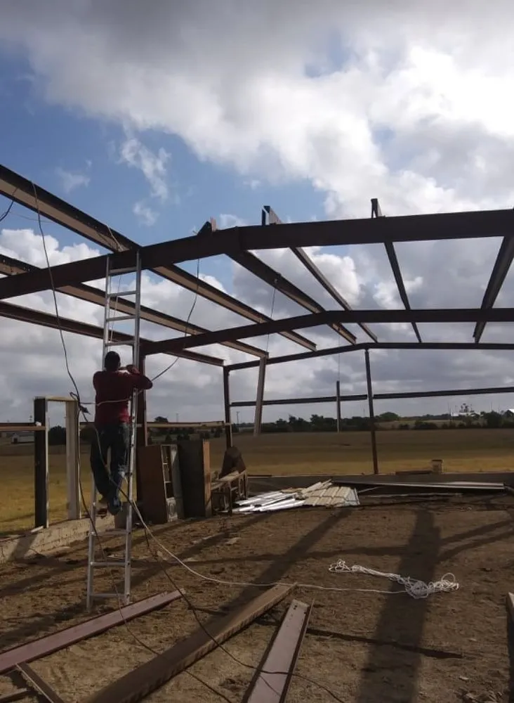 Slide of Rubén Landscaping & Construction