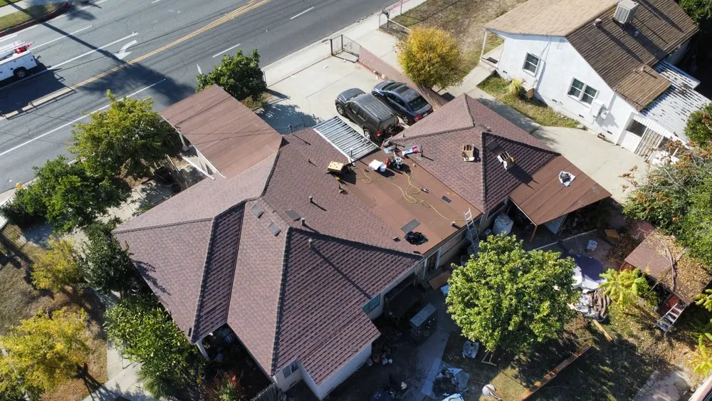 Slide of Ruiz Roofing