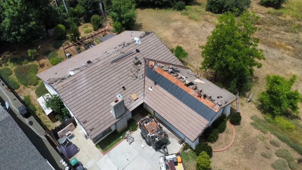 Slide of Ruiz Roofing