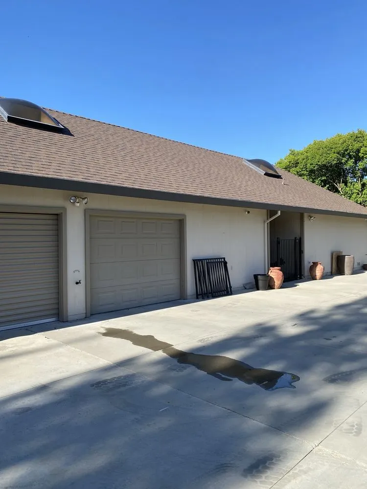 Slide of Ruiz Roofing Service