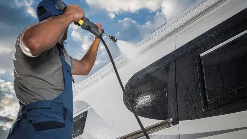 Slide of RV Mobile Detail and Roof Reseal