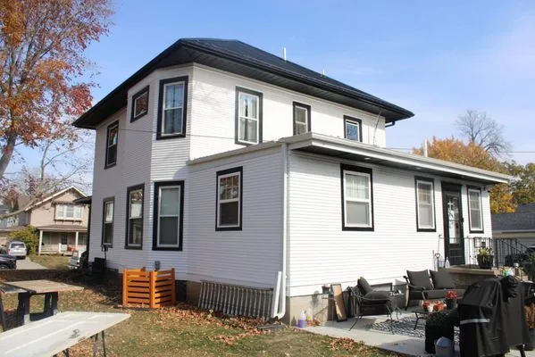 RW Construction Logo