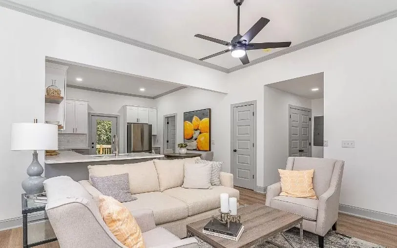 Slide of S & R General Contracting