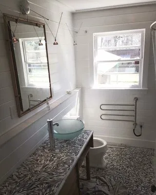 S Graves Construction And Roofing Logo