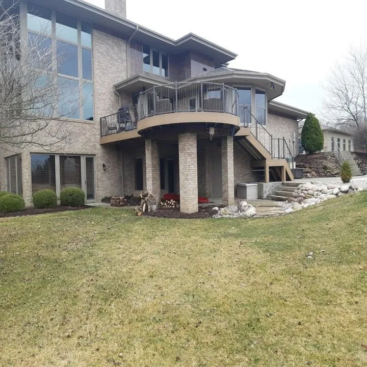 Local roof repair experts serving Spencerville, IN - S L Construction