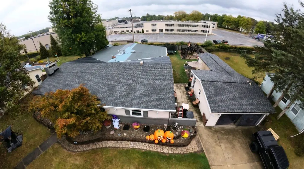 Local shingle roofing service in Spencerville, IN - S L Construction