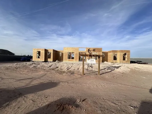 Saenz construction Logo