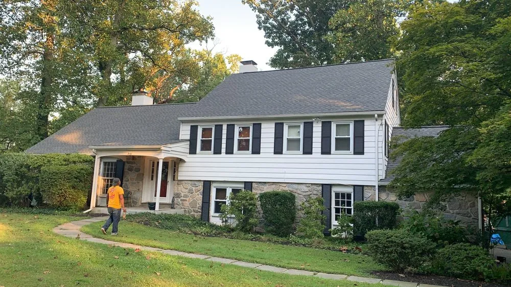 Slide of Saenz Construction