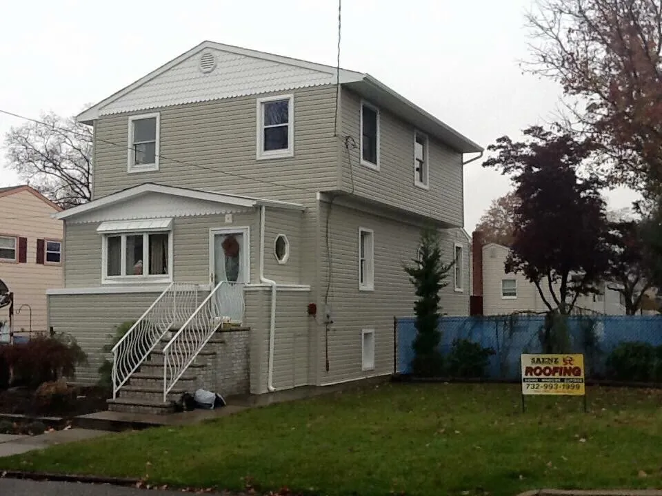 Slide of Saenz Contractors