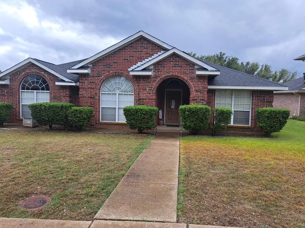 Slide of Safe and Secure Roofing and Construction