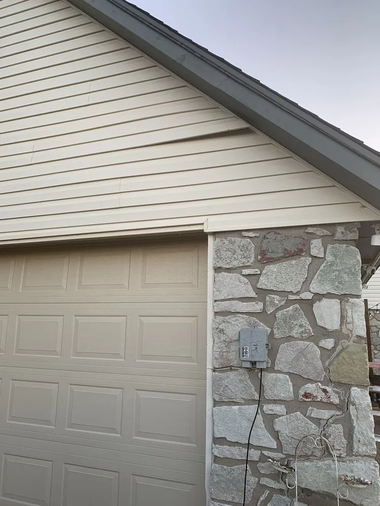 Slide of Salazar Roofing & Construction