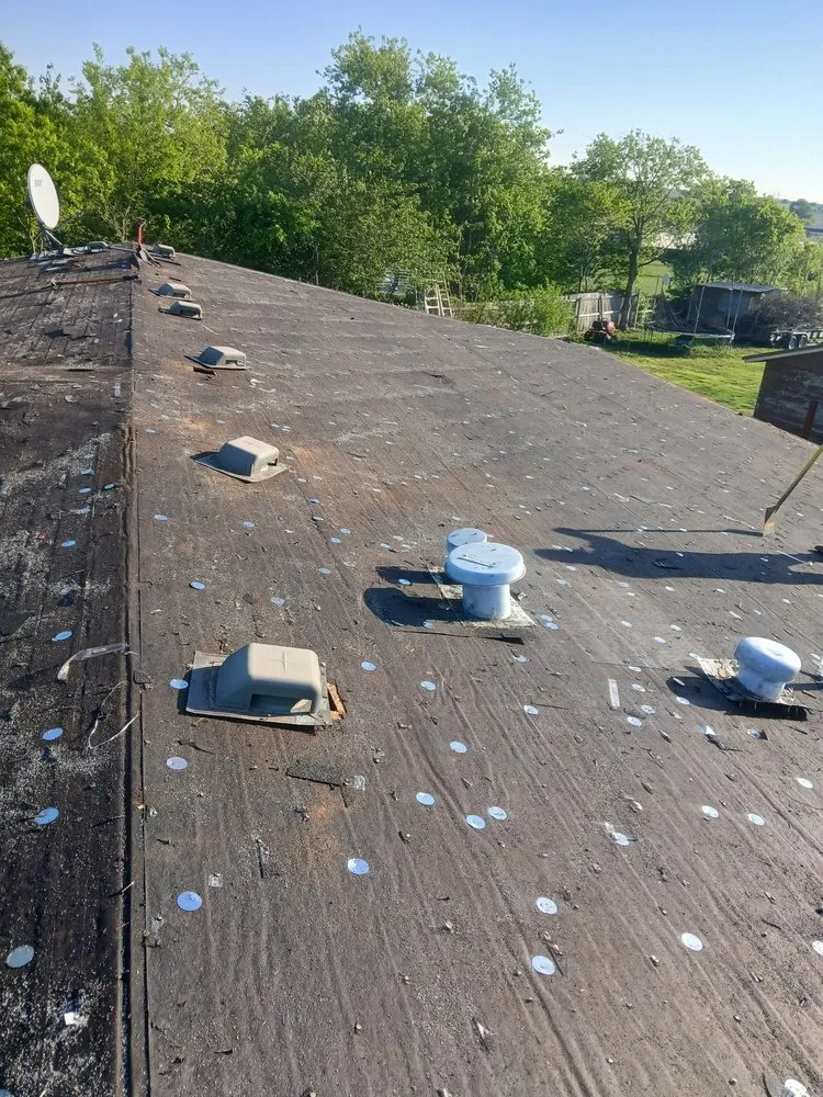 Slide of Saldana's Roofing