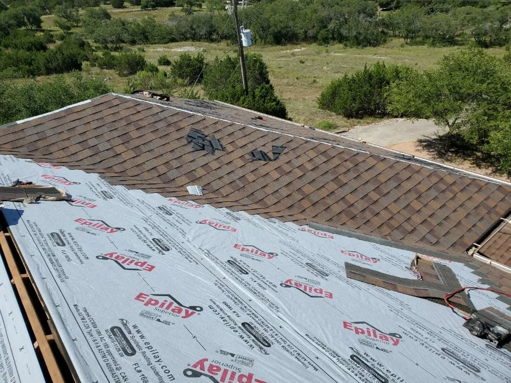 Slide of Saldana's Roofing