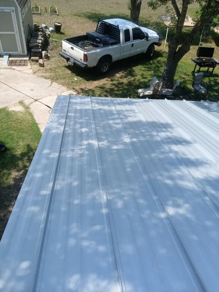 Slide of Saldana's Roofing