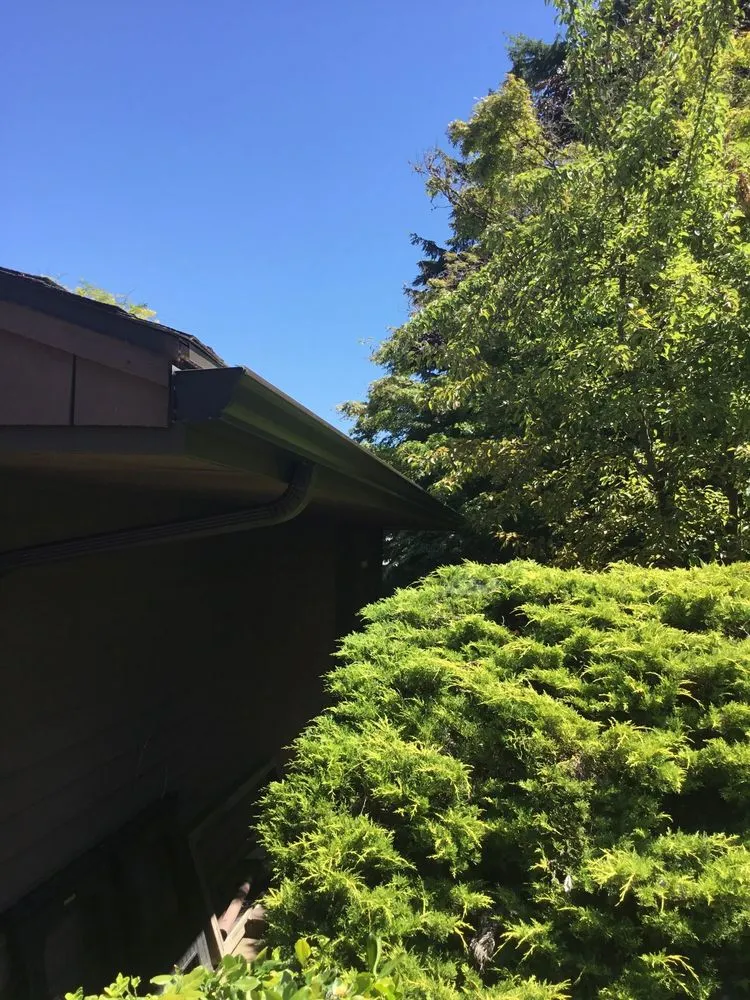 Slide of Salem Oregon Gutter Service