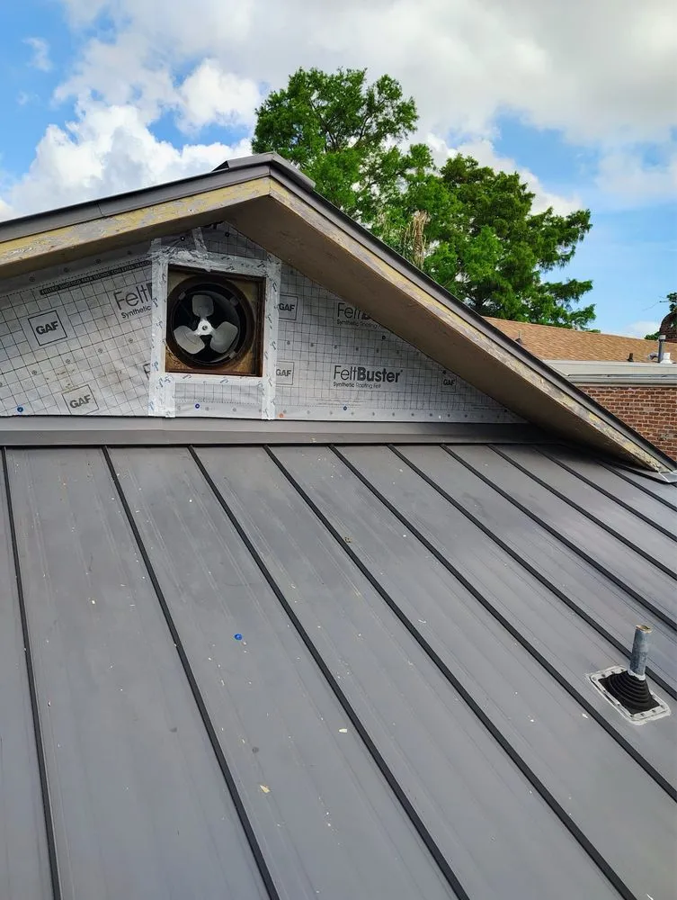 Slide of Salgado's General Contractor