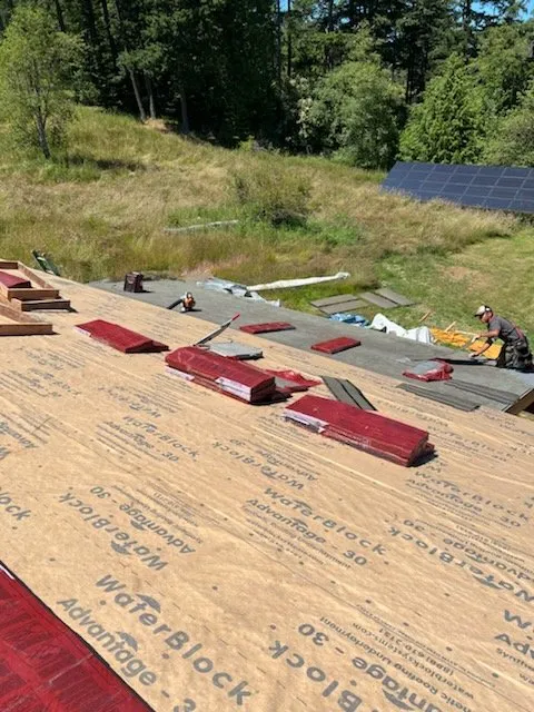 Trusted residential roofing service in Eastsound, WA - Salina's Construction