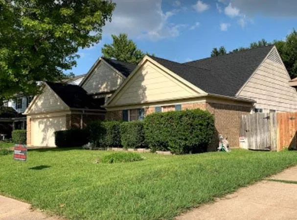 Slide of Salinas Roofing Construction