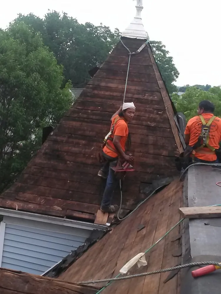 Slide of Salina's Roofing