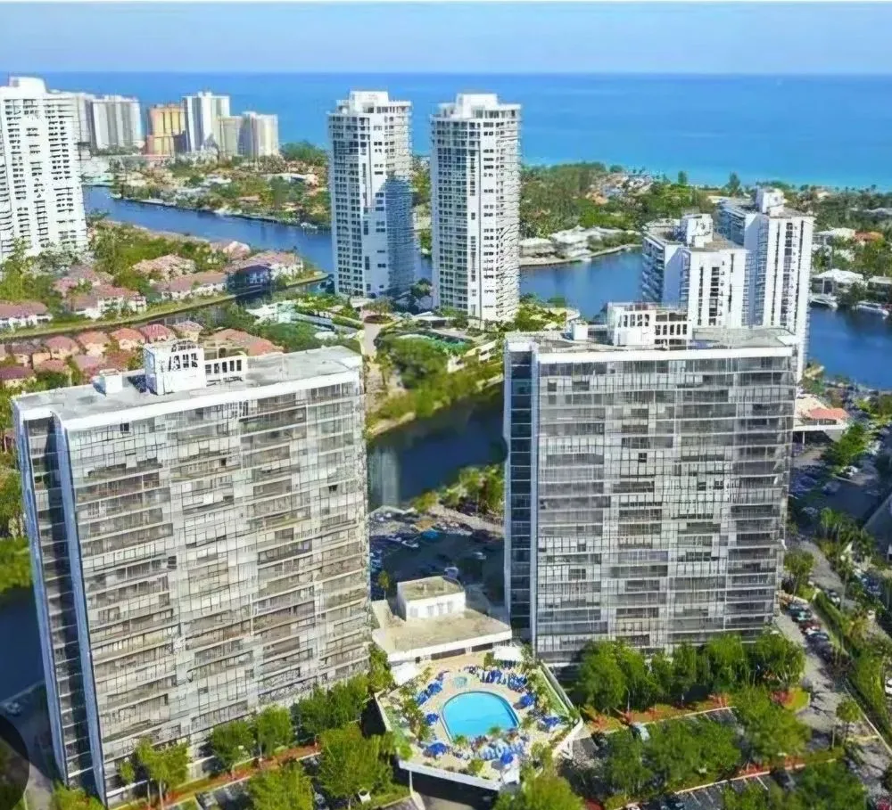 Slide of Salomon Roofing & Waterproofing