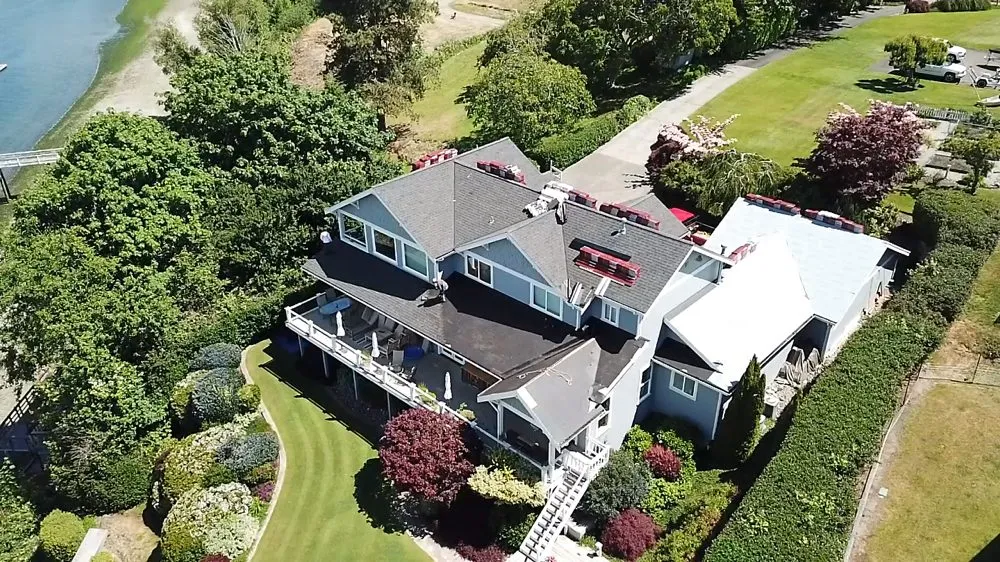 Slide of Sal's Roofing