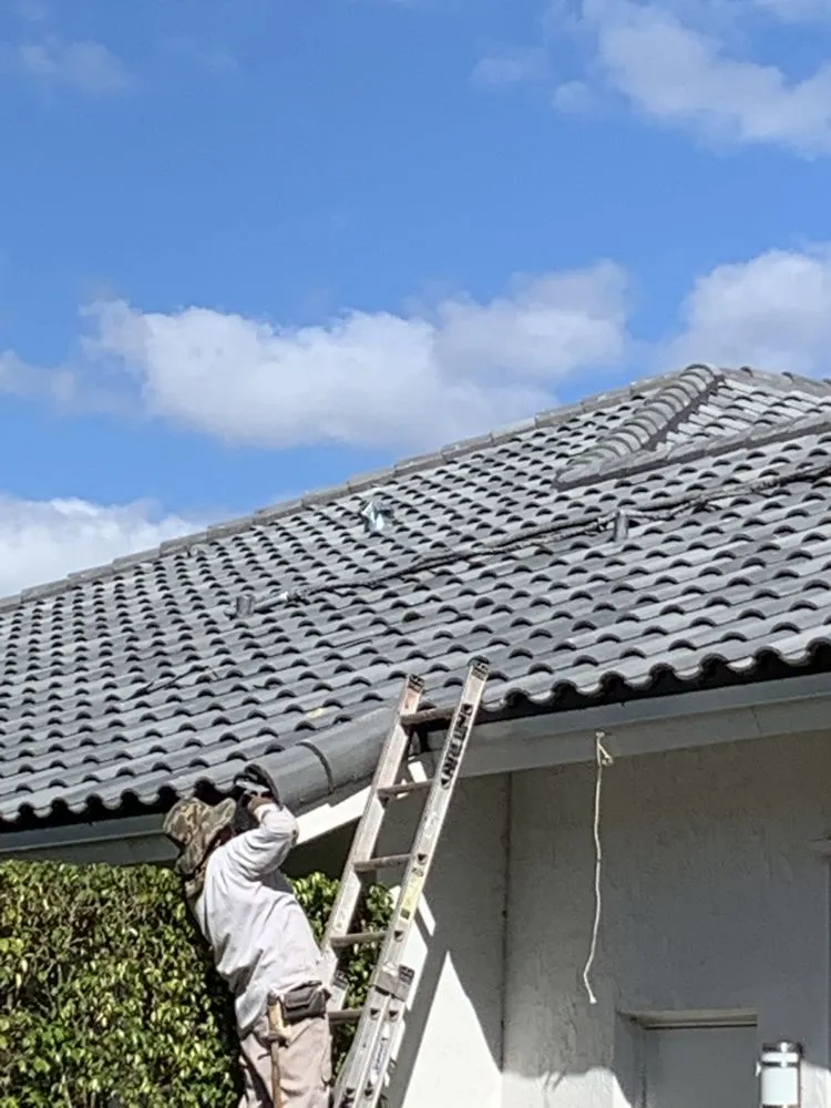 Slide of Sals Roofing Repairs