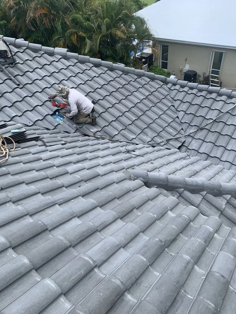 Slide of Sals Roofing Repairs