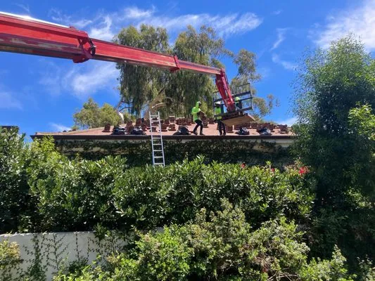 Saltaire Contractors Logo