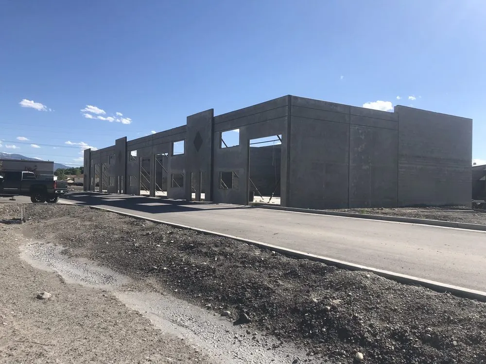 Slide of Salty Peaks RV Repair and Restoration