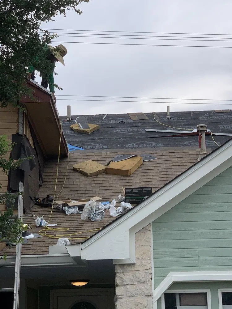 Slide of Salvador Roofing Services