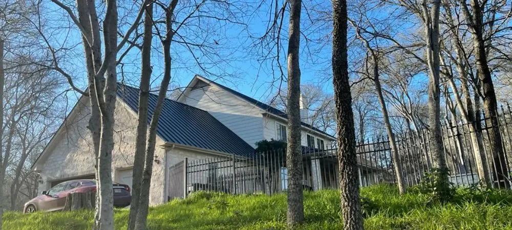 Slide of Salvador Roofing Services