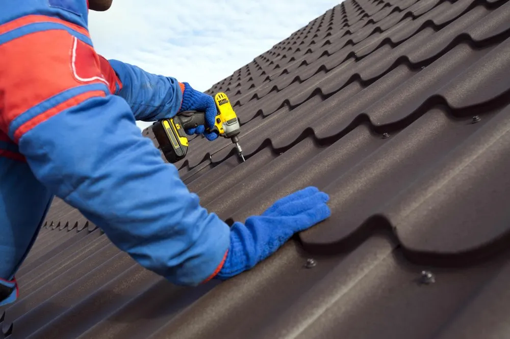 Top-rated metal roofing installation for residential properties in St Louis, MO by Samir Handy Services