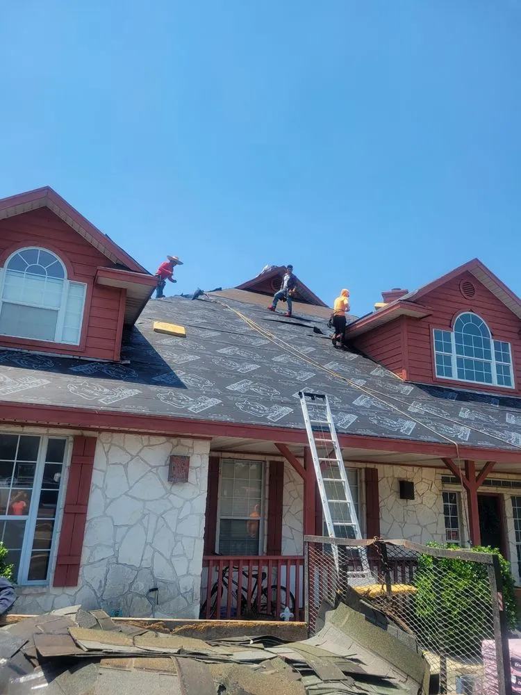 Licensed roof replacement same-day service across Spring Branch, TX - San Antonio Roofing