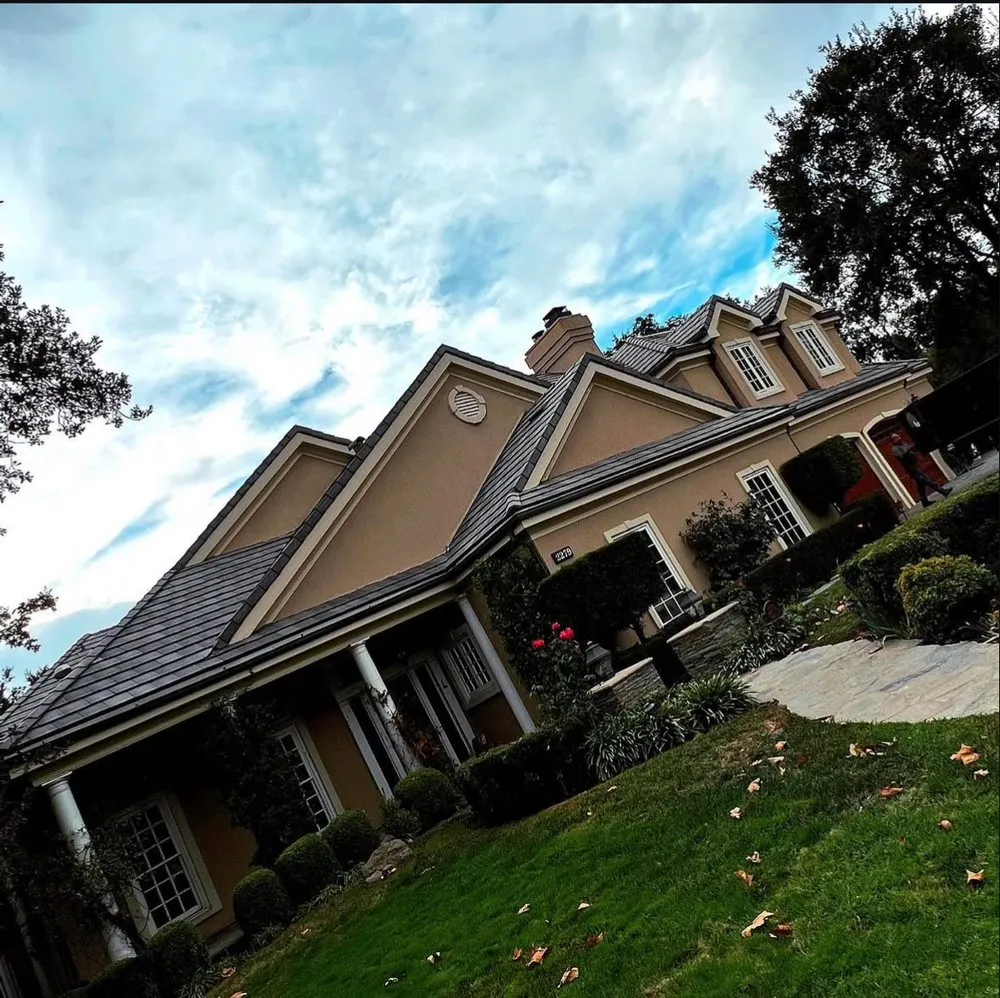 Slide of San Ventura Roofing