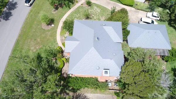 Sanders Roofing & Exteriors Logo