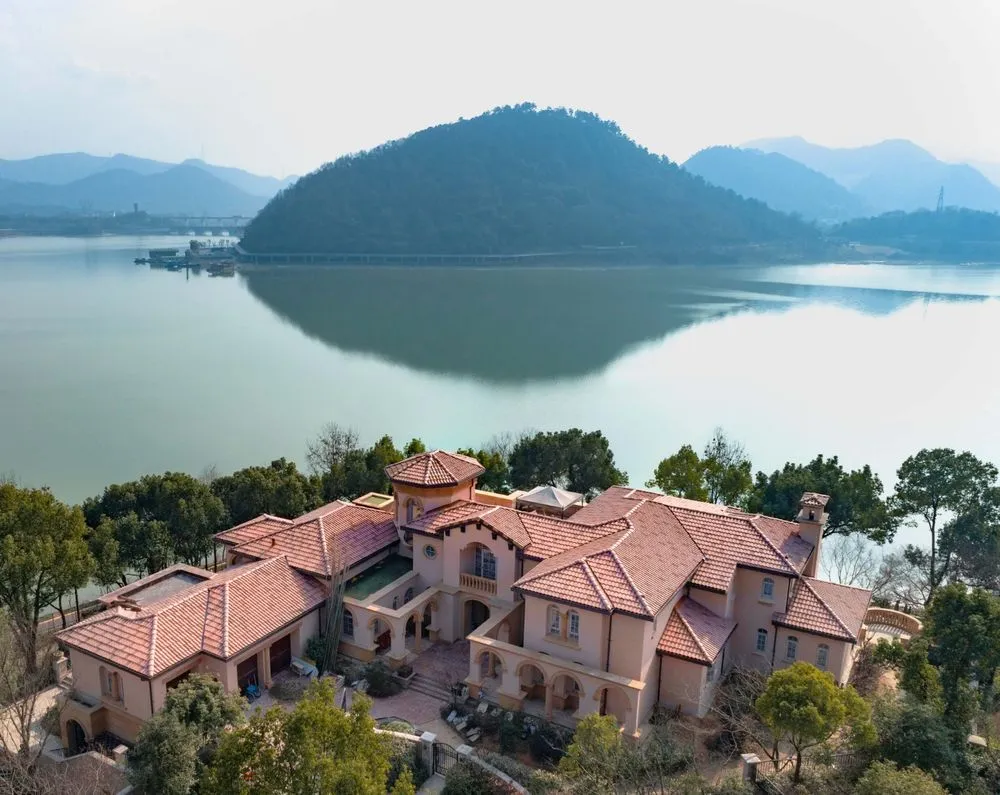 Slide of Santafe Tile